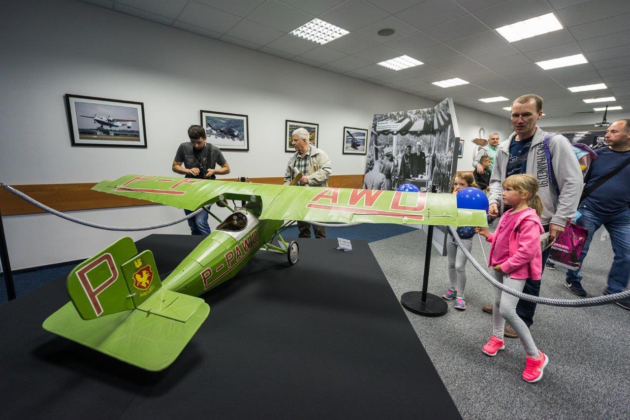 Wystawa modeli samolotów