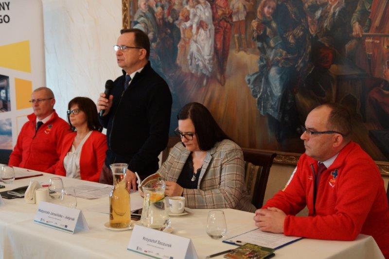 Na zdjęciu Władysław Ortyl, Marszałek Województwa Podkarpackiego przemawia do zgromadzonych uczestników konferencji