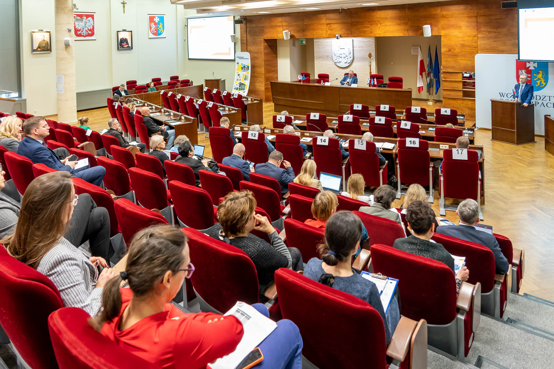 Uczestnicy XXVII posiedzenia Komitetu Monitorującego Regionalny Program Operacyjny Województwa Podkarpackiego na lata 2014-2020
