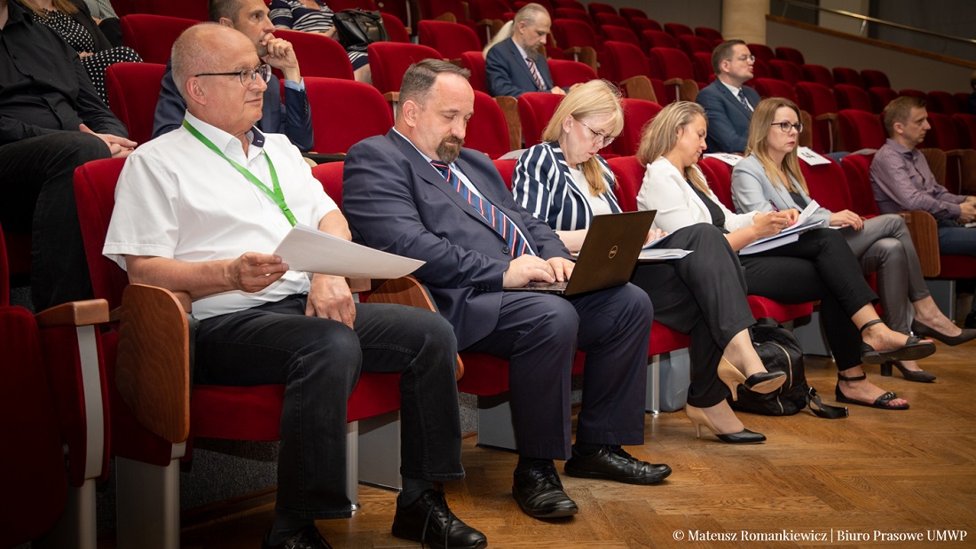 Uczestnicy XXVIII posiedzenia Komitetu Monitorującego Regionalny Program Operacyjny Województwa Podkarpackiego na lata 2014-2020